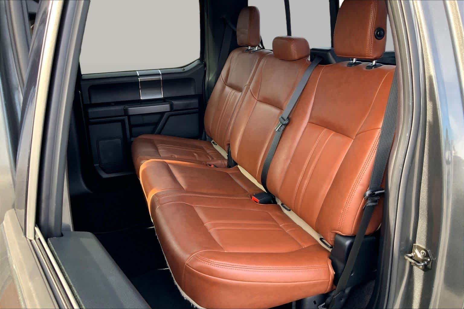 Used 2018 Magnetic Metallic Ford XLT image 19
