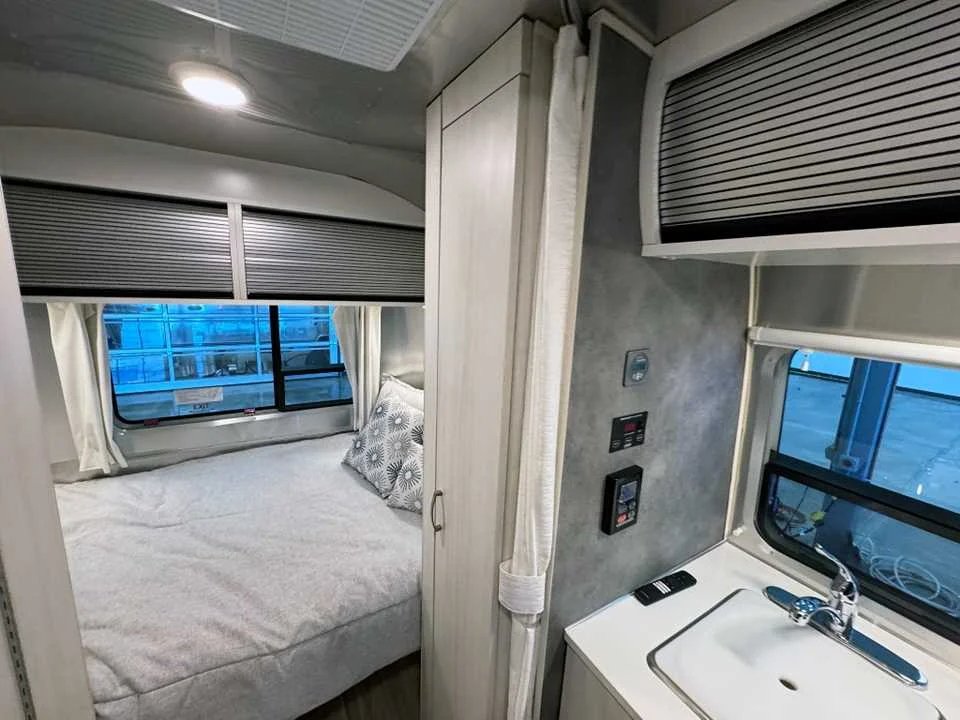 Used 2025  AIRSTREAM  image 14