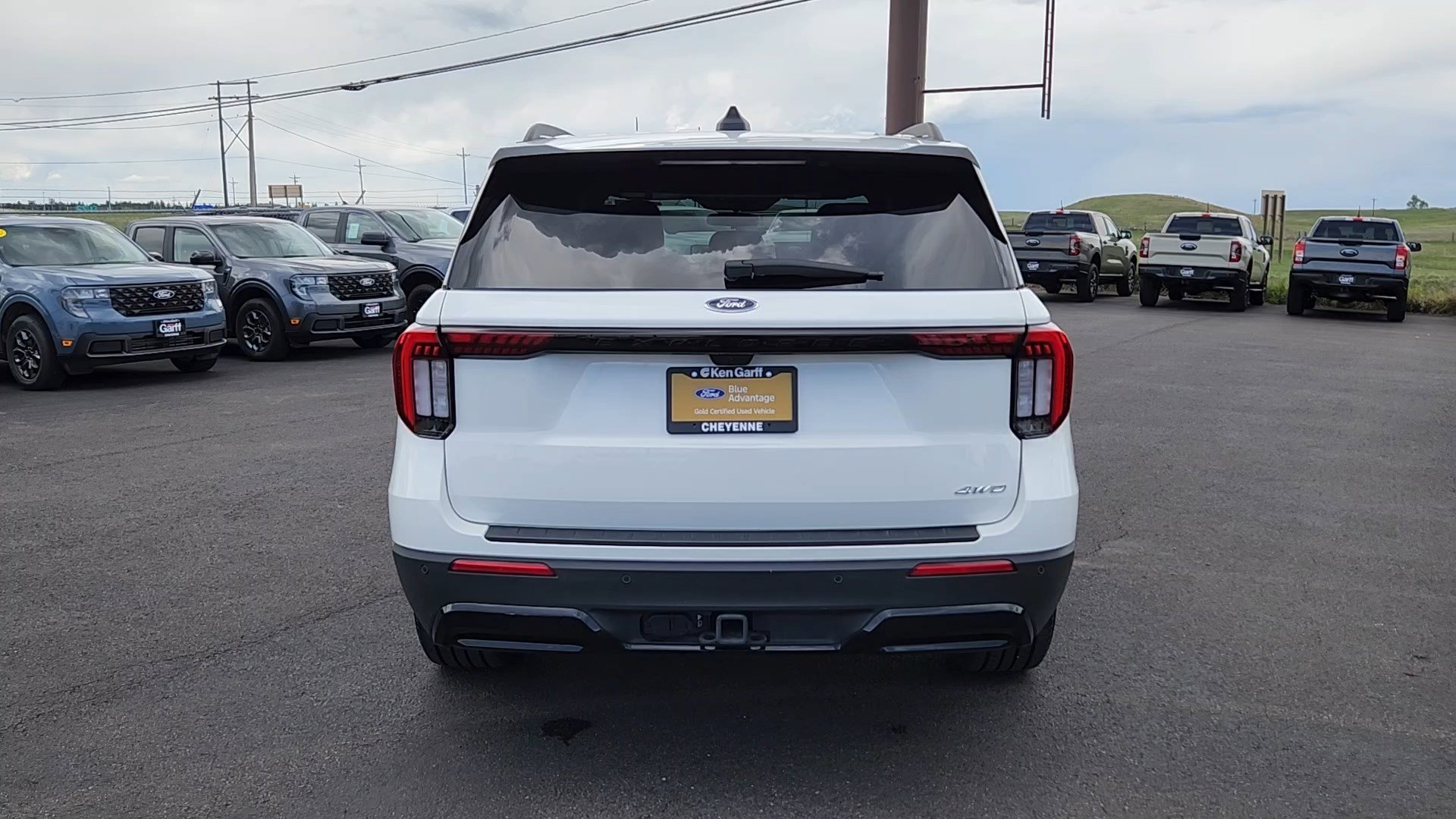 Used 2025 Star White Metallic Tri-Coat Ford ST-Line image 20
