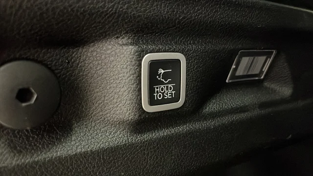 Used 2022 Gray Metallic Jeep Altitude image 26
