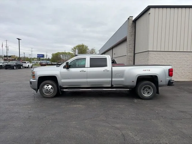 Used 2016 Silver Ice Metallic Chevrolet LT image 5