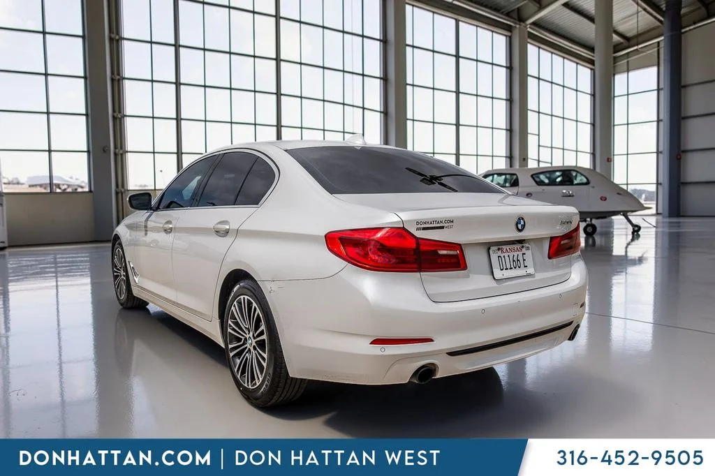 Used 2020 White BMW 530i image 33