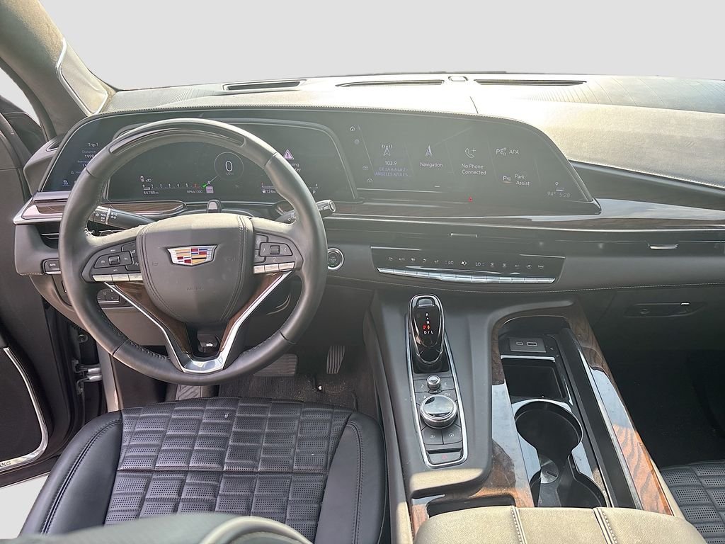 Used 2024 Silver Cadillac Sport Platinum image 31