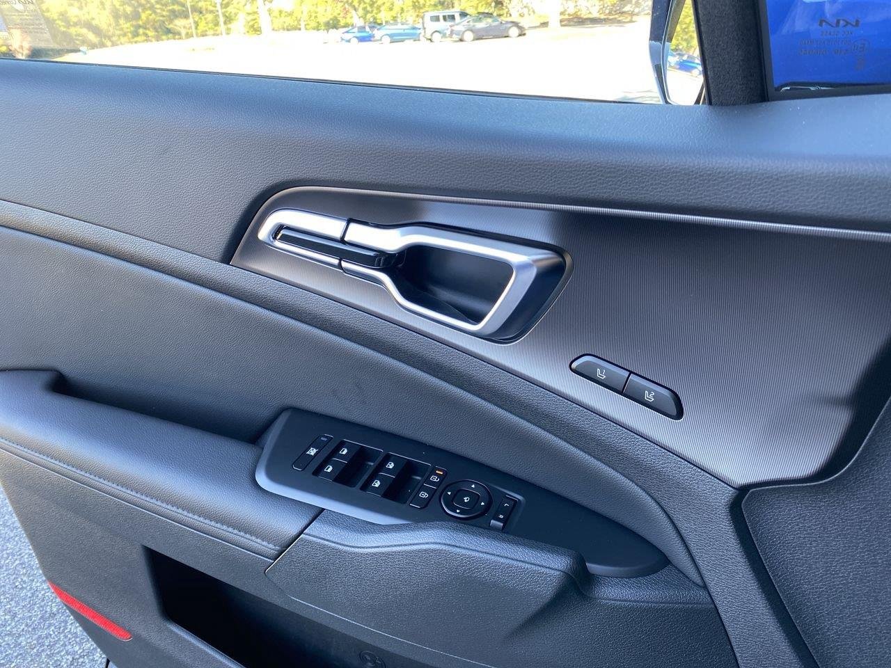 2026 Kia Sportage SX - Photo 18