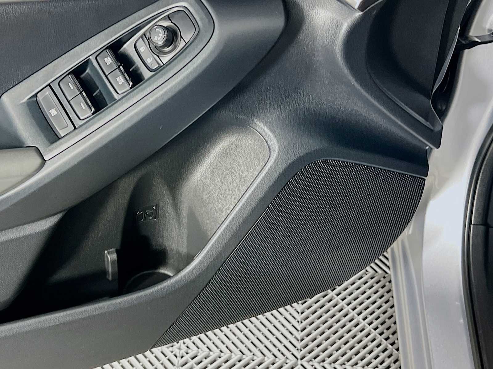 Used 2024 Ice Silver Metallic Subaru  image 19
