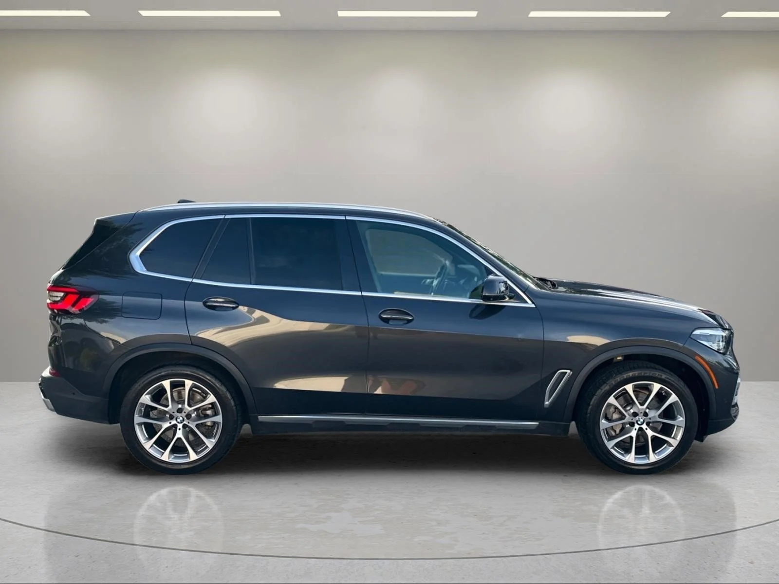 Used 2022 Dark Graphite Metallic BMW sDrive40i image 6
