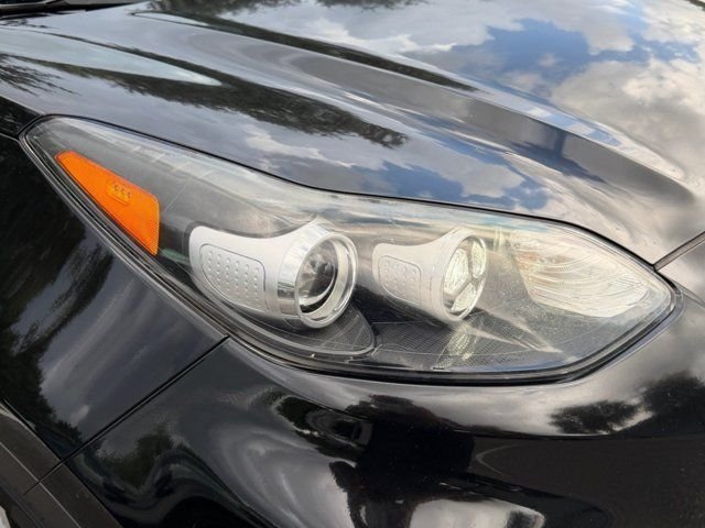 Used 2022 Red Kia LX image 38