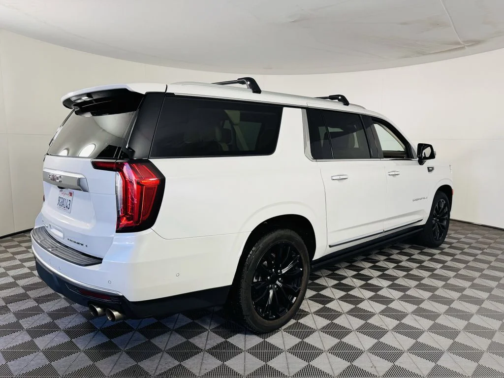 Used 2023 White GMC Denali image 35