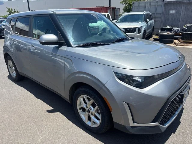 Used 2023 Gray Kia LX image 3