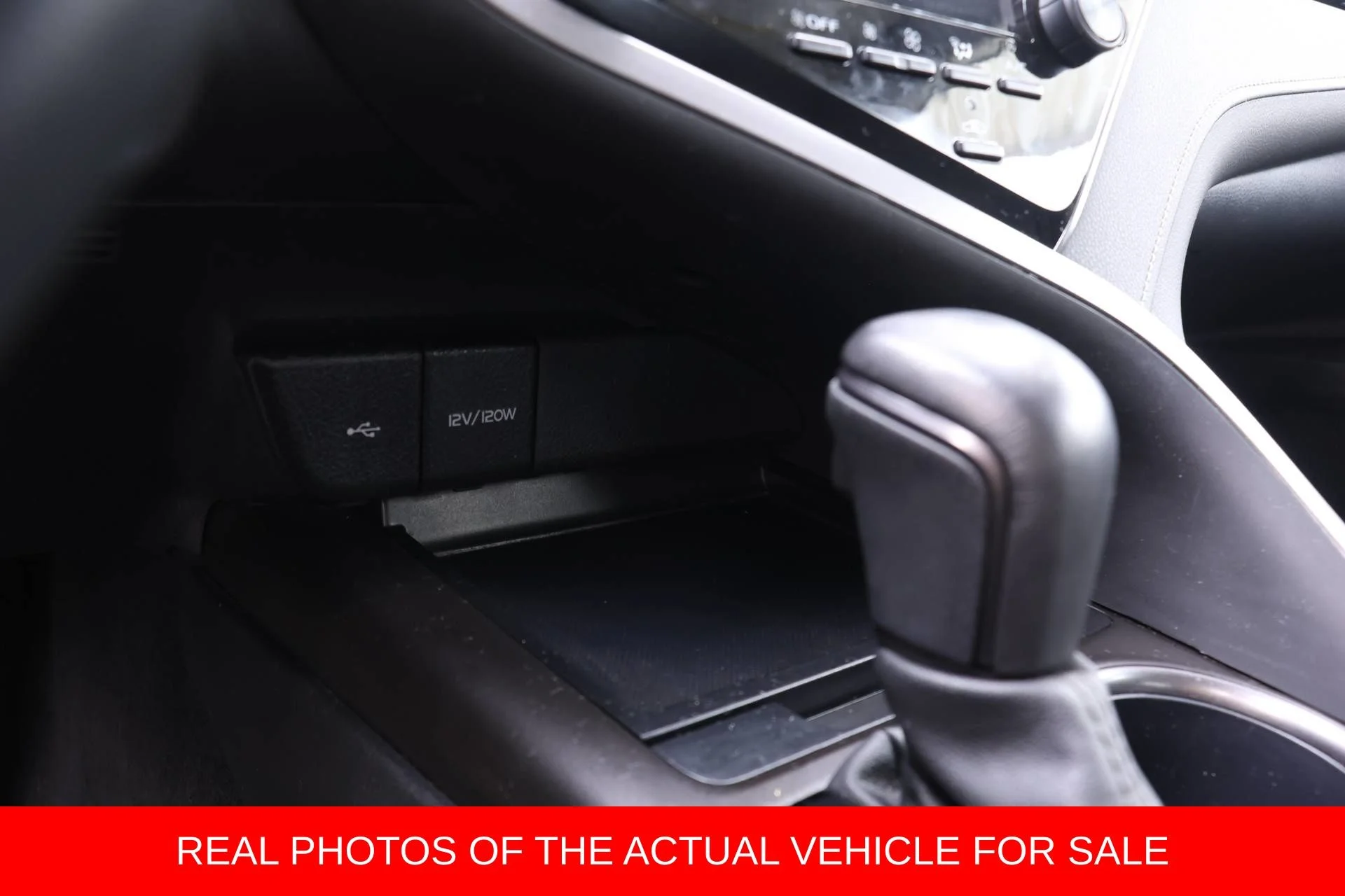 2024 Toyota Camry SE - Photo 9