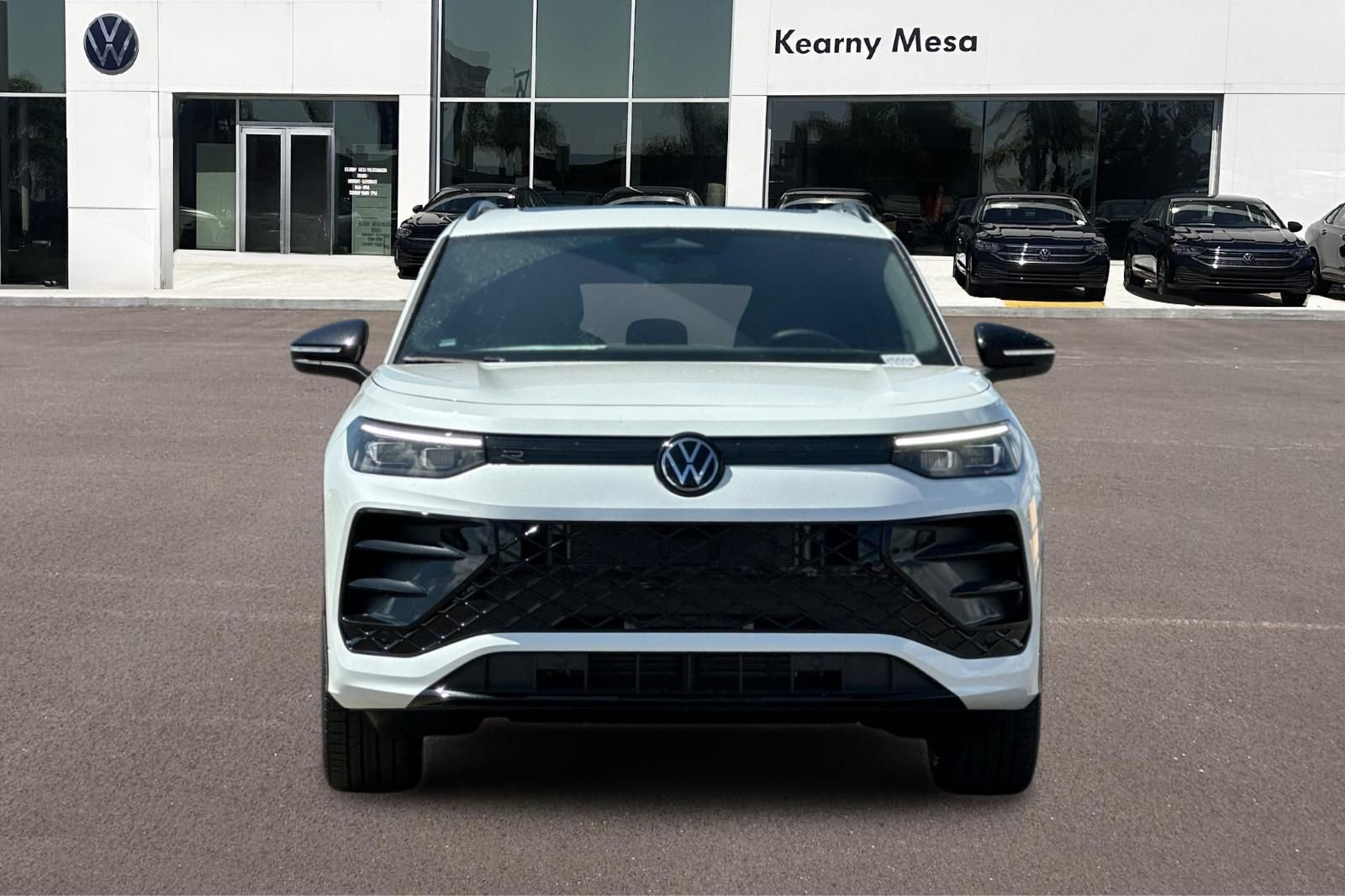 New 2026  Volkswagen 2.0T SE R-Line Black image 9
