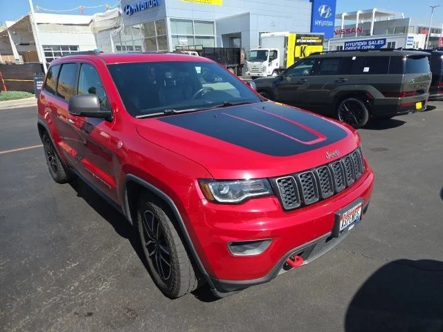 Used 2019 Red Jeep Trailhawk image 2