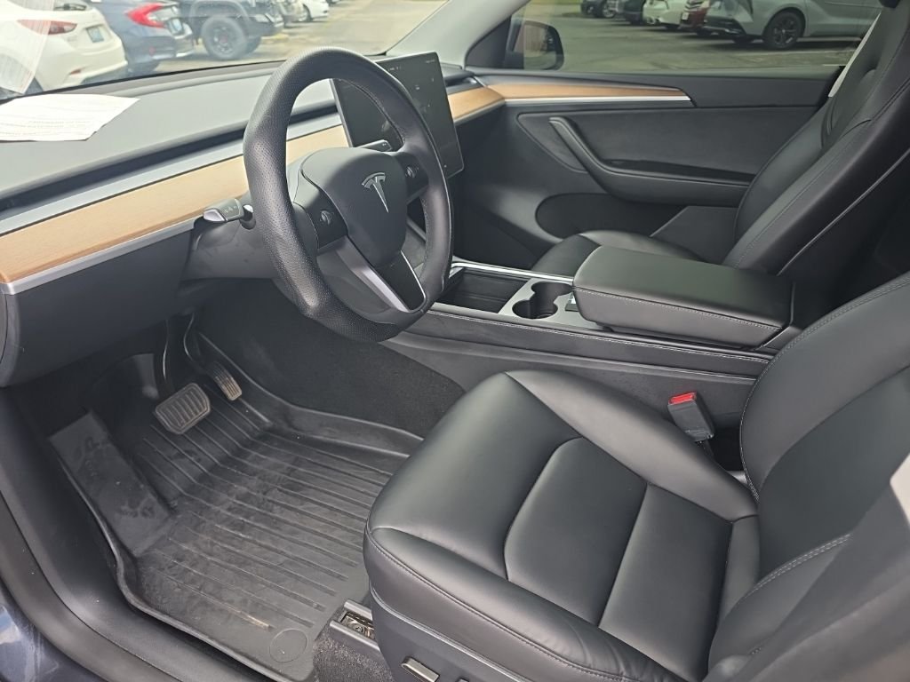 Used 2024  Tesla Long Range image 8