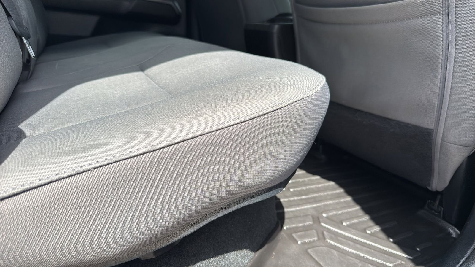 Used 2016 Blue Toyota SR5 image 26