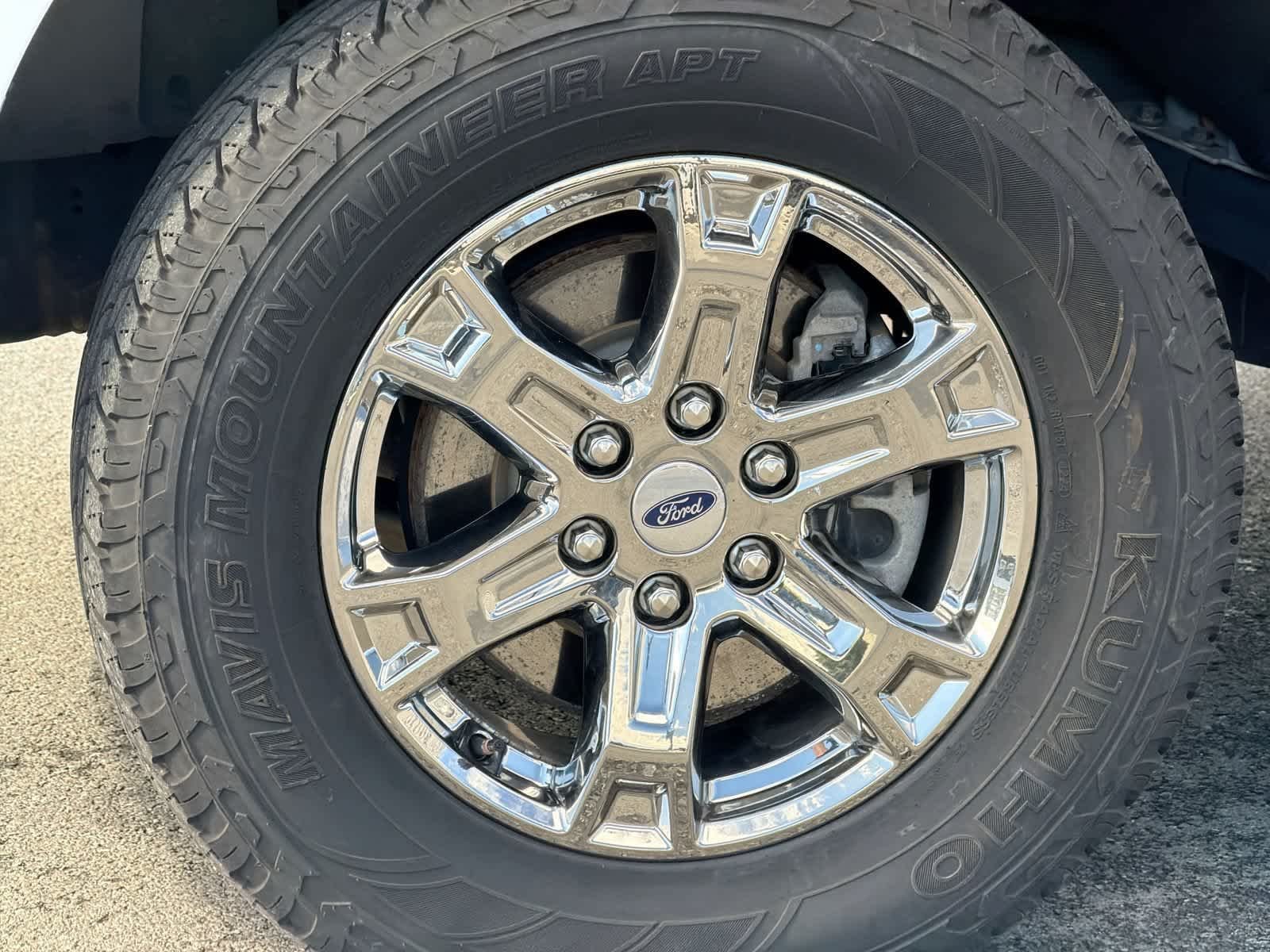 Certified Used 2021 Oxford White Ford XLT image 14