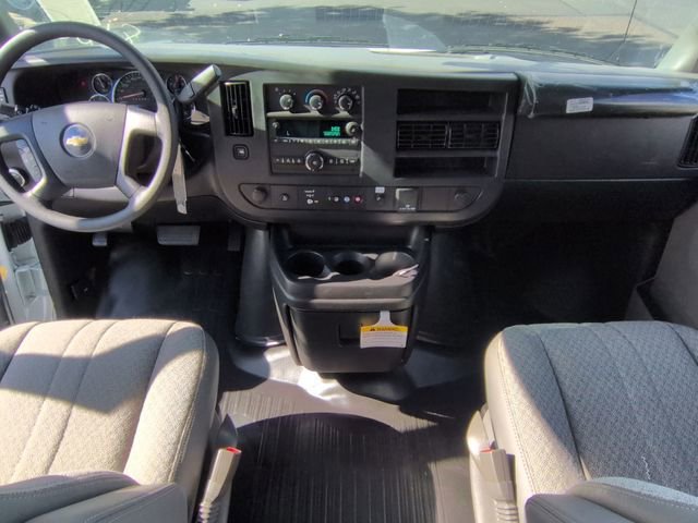 New 2025 Summit White Chevrolet 1WT image 20