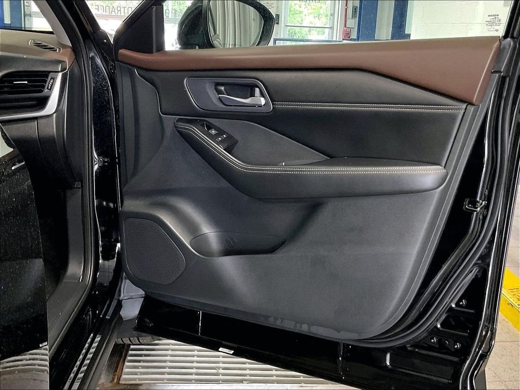 Used 2023 Black Nissan SV image 12