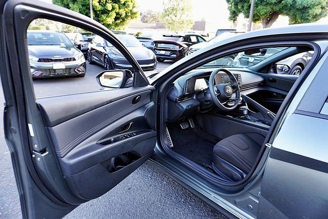 Used 2026 Gray Hyundai SEL Sport image 32