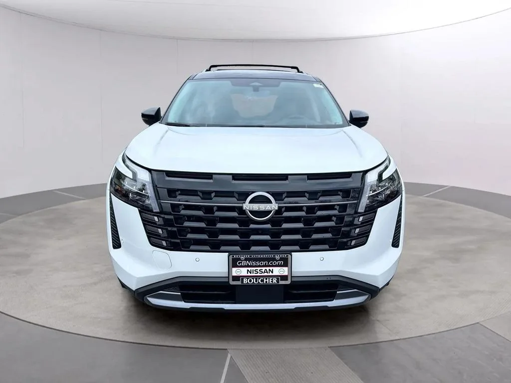 New 2026 Everest White Pearl/Black Nissan Platinum image 8