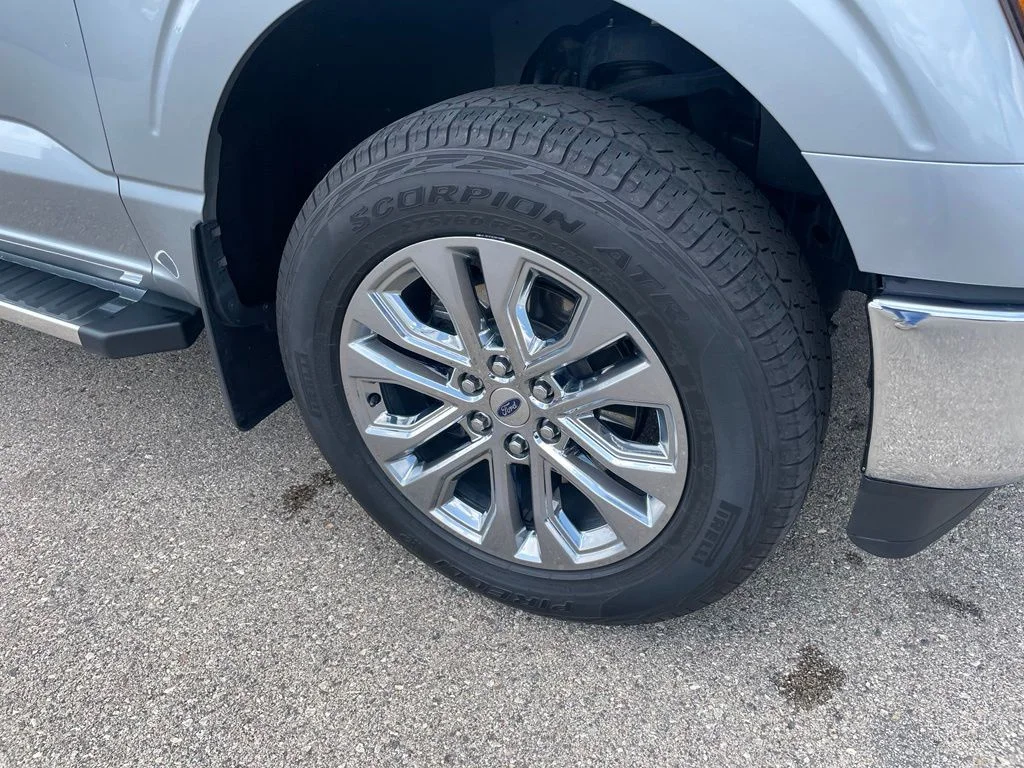 Used 2024 Silver Metallic Ford XLT image 3