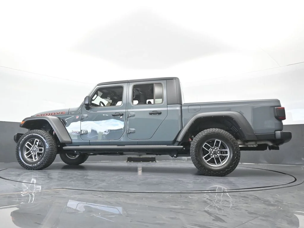 Used 2024 Anvil Clear Coat Jeep Mojave image 58
