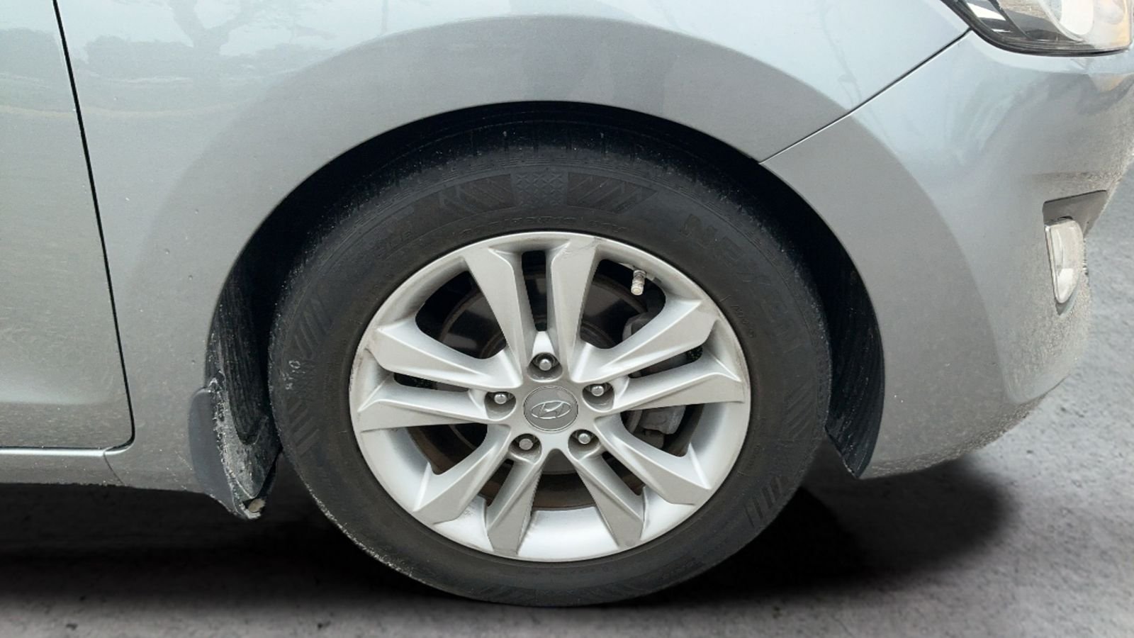 Used 2015 Gray Hyundai Base image 16