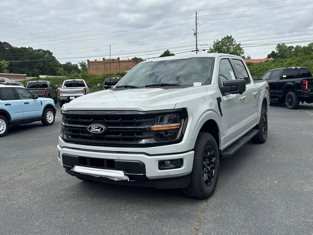 New 2026 White Ford XLT image 3