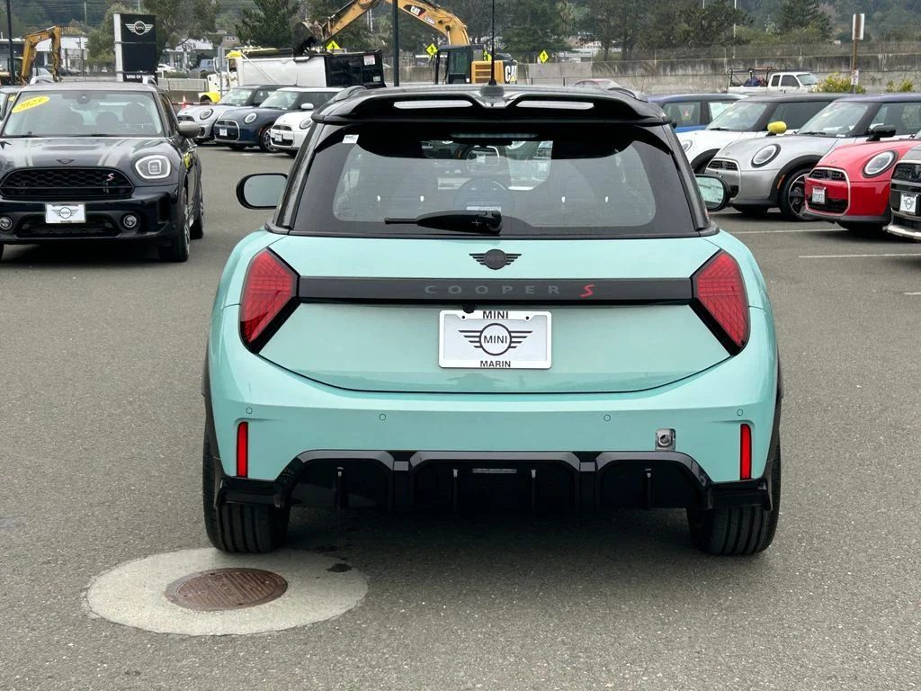 New 2026 Green MINI Iconic image 4