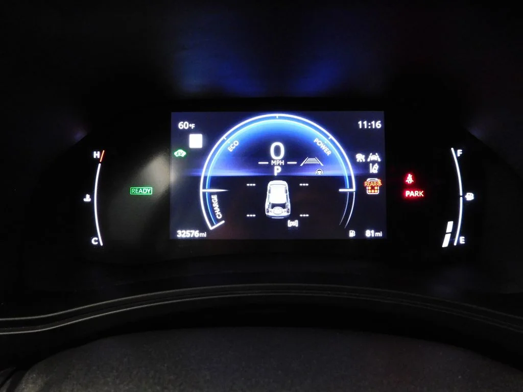 Used 2024 Cream Toyota XLE image 24