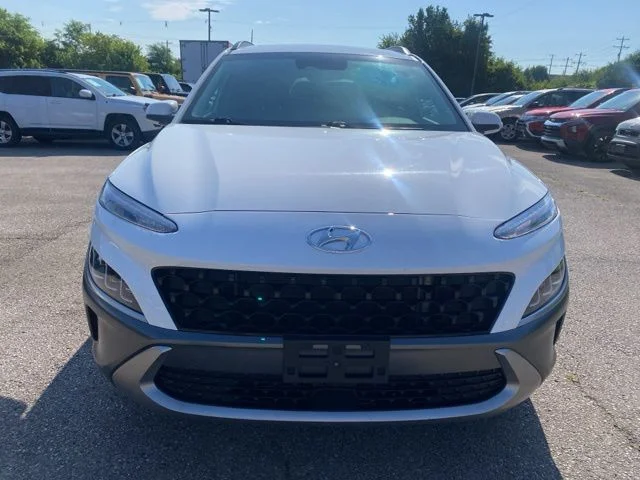 Used 2022 White Hyundai Limited image 2