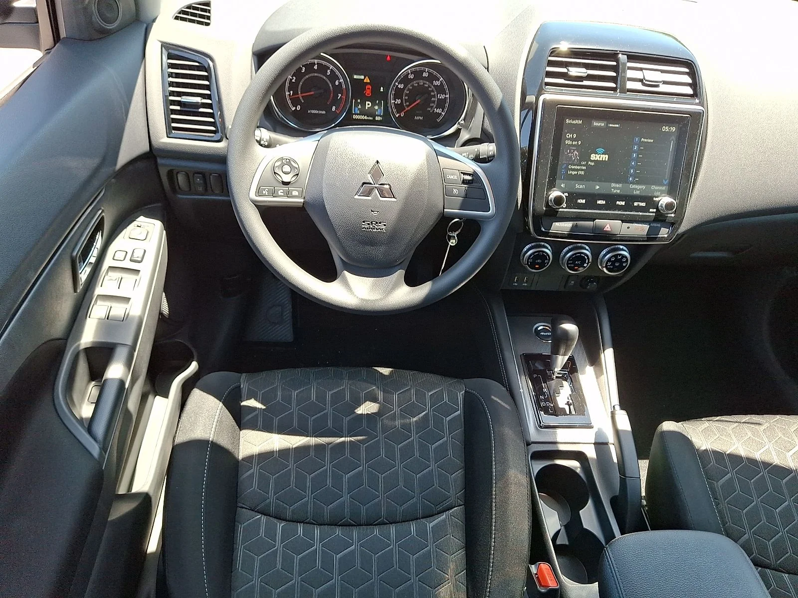 New 2026 Silver Mitsubishi 2.0 ES image 12