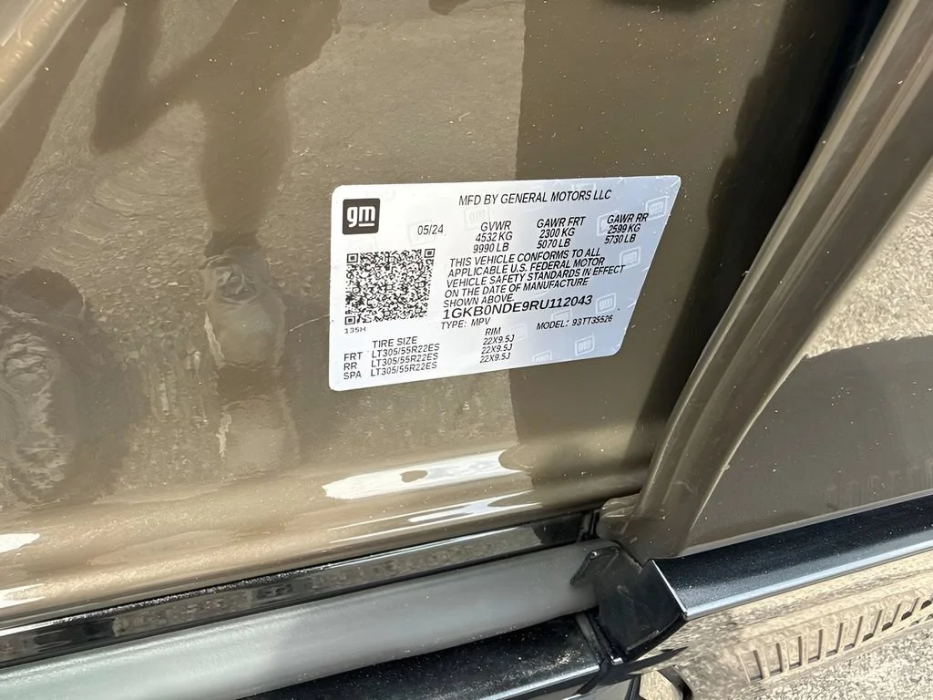 Used 2024 Deep Aurora Metallic (Dark Bronze) GMC 2X image 41