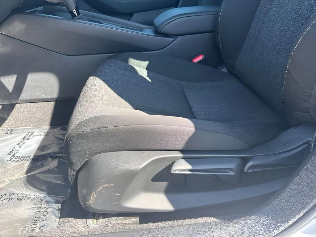 Used 2025 White Honda LX image 10