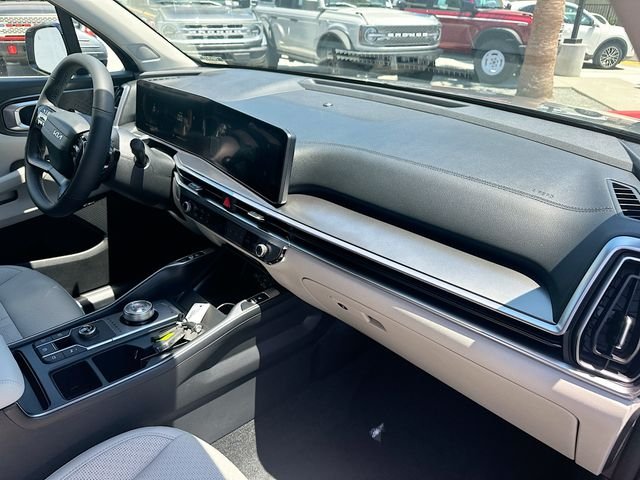 New 2026 Steel Gray Kia EX image 30