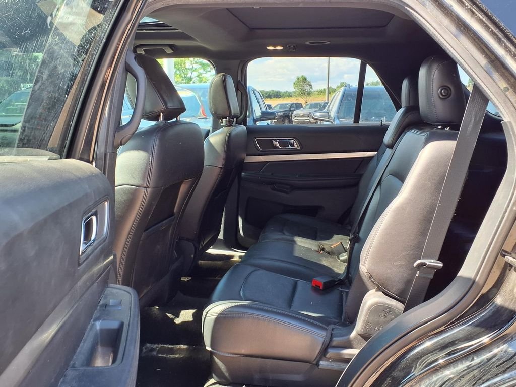 Used 2018 Black Ford XLT image 10