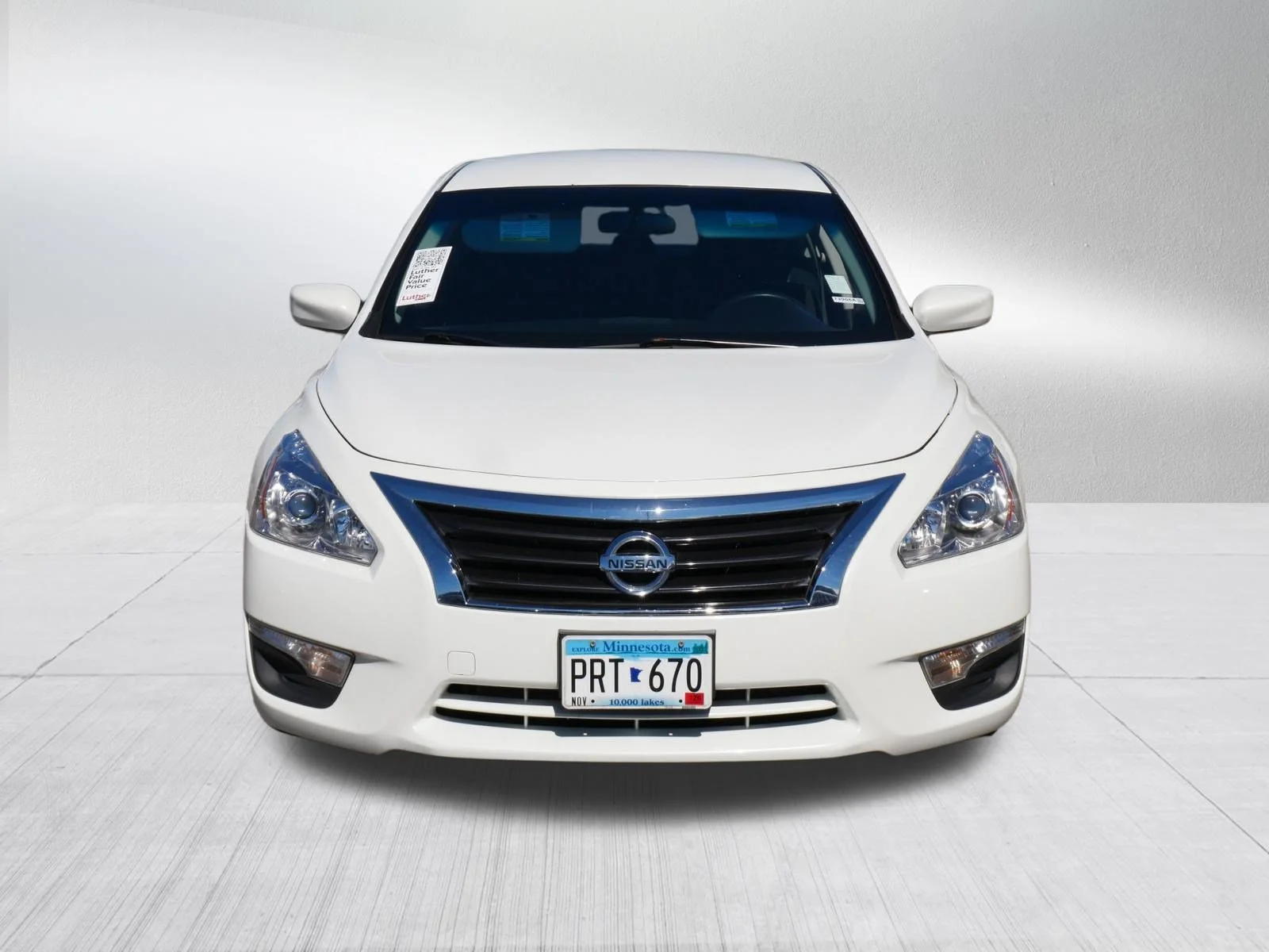 Used 2015 Nissan Altima S with VIN 1N4AL3AP3FN311111 for sale in Brooklyn Park, MN