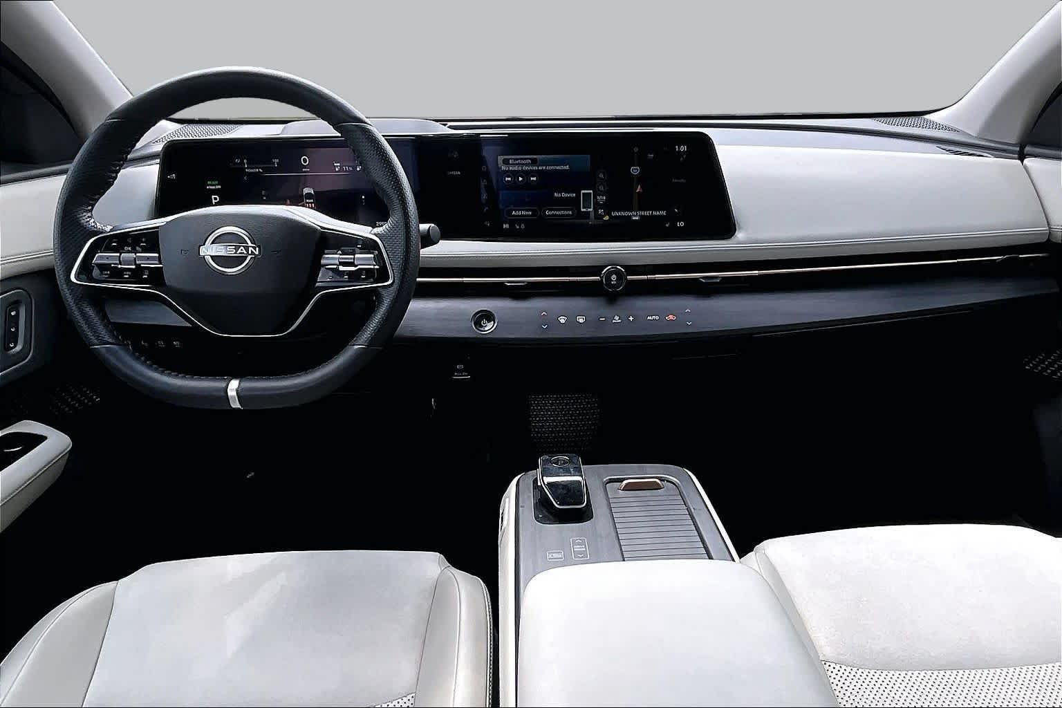 Used 2023 Black Diamond Pearl Nissan ENGAGE image 15