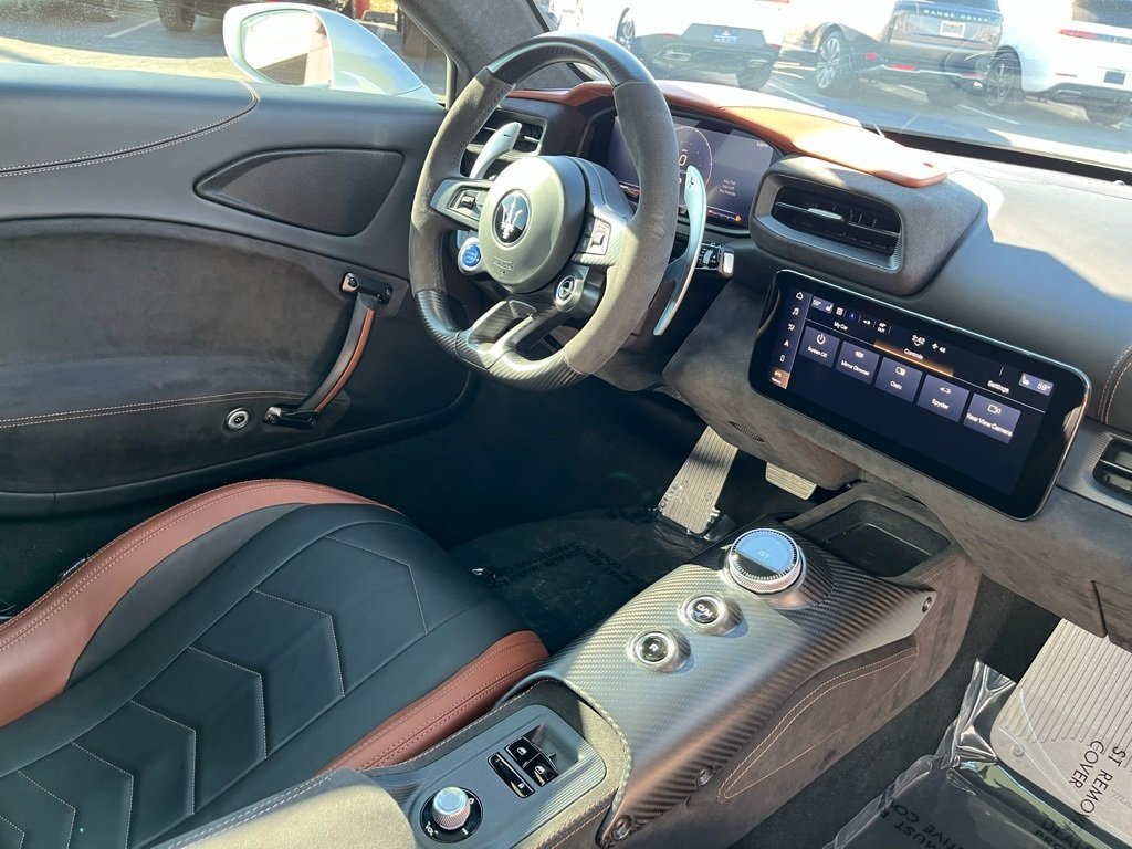 2023 MASERATI MC20 - Image 16