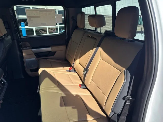 New 2027 Oxford White Ford Lariat image 13