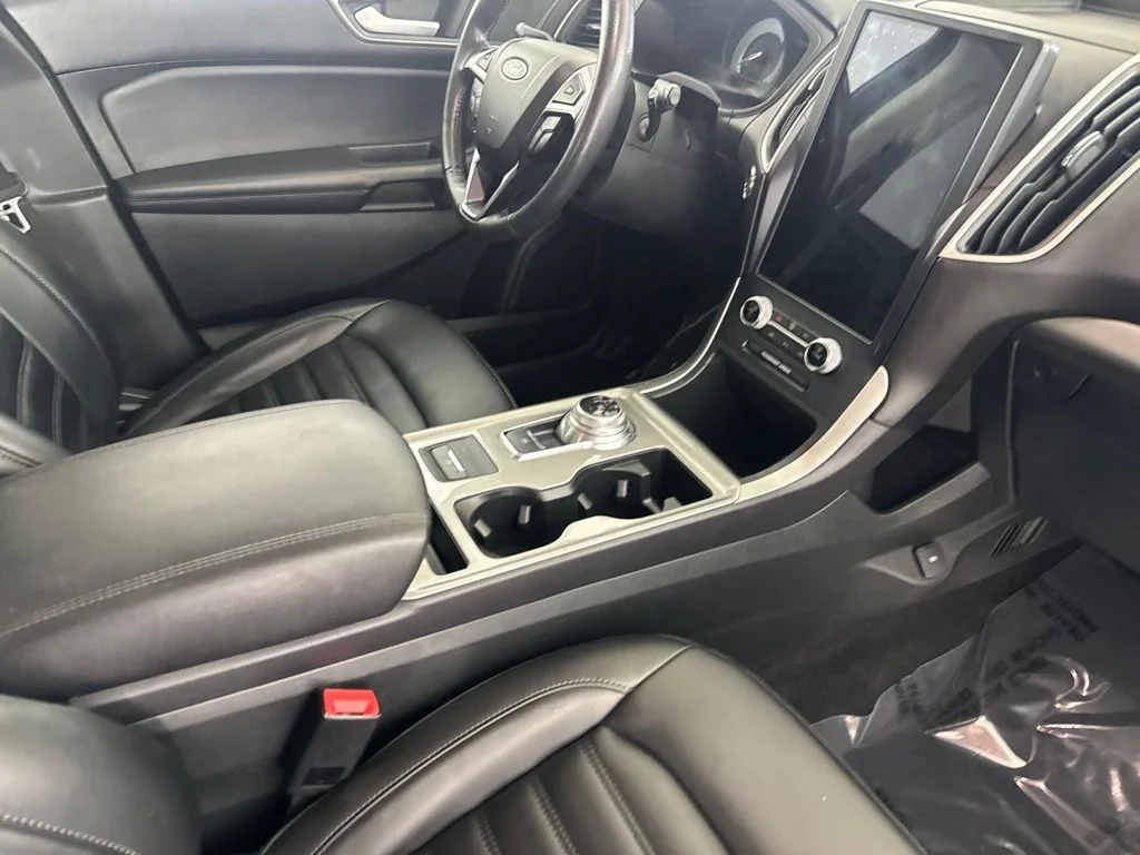Used 2023 Gray Ford SEL image 23