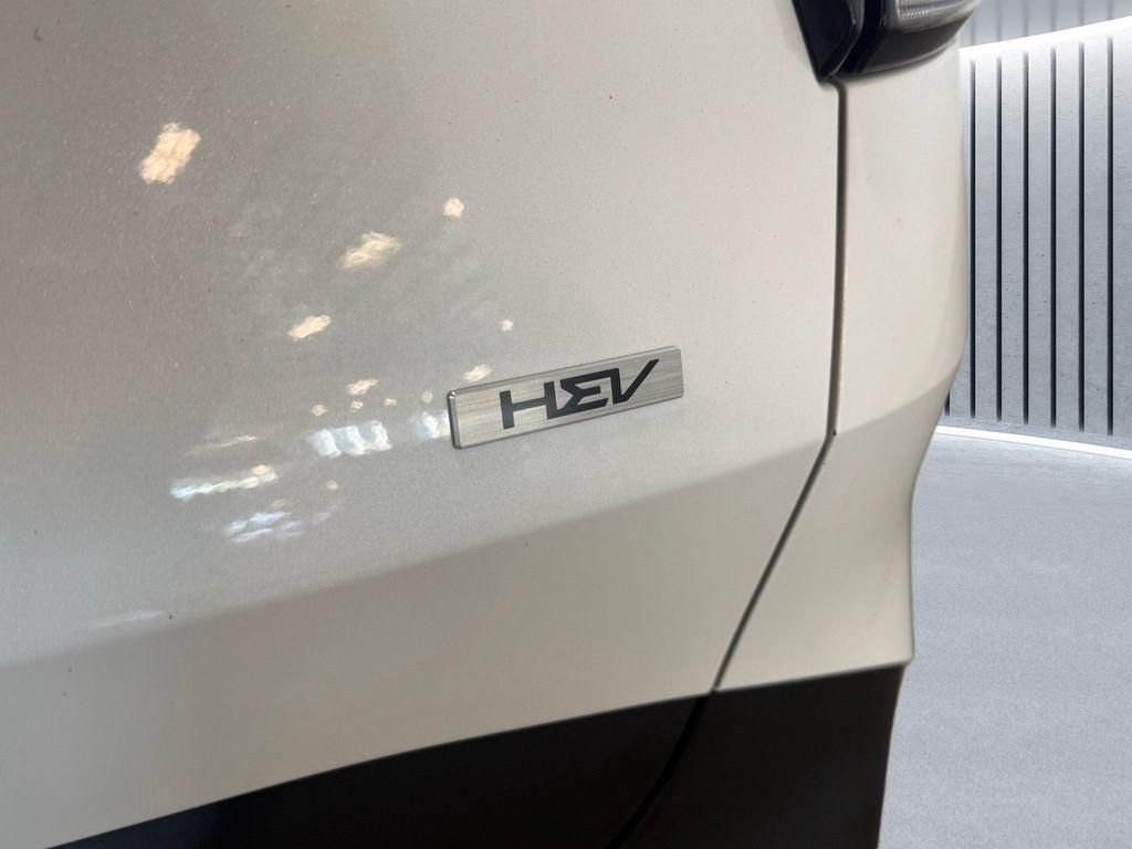 Used 2023 White Kia EX image 23