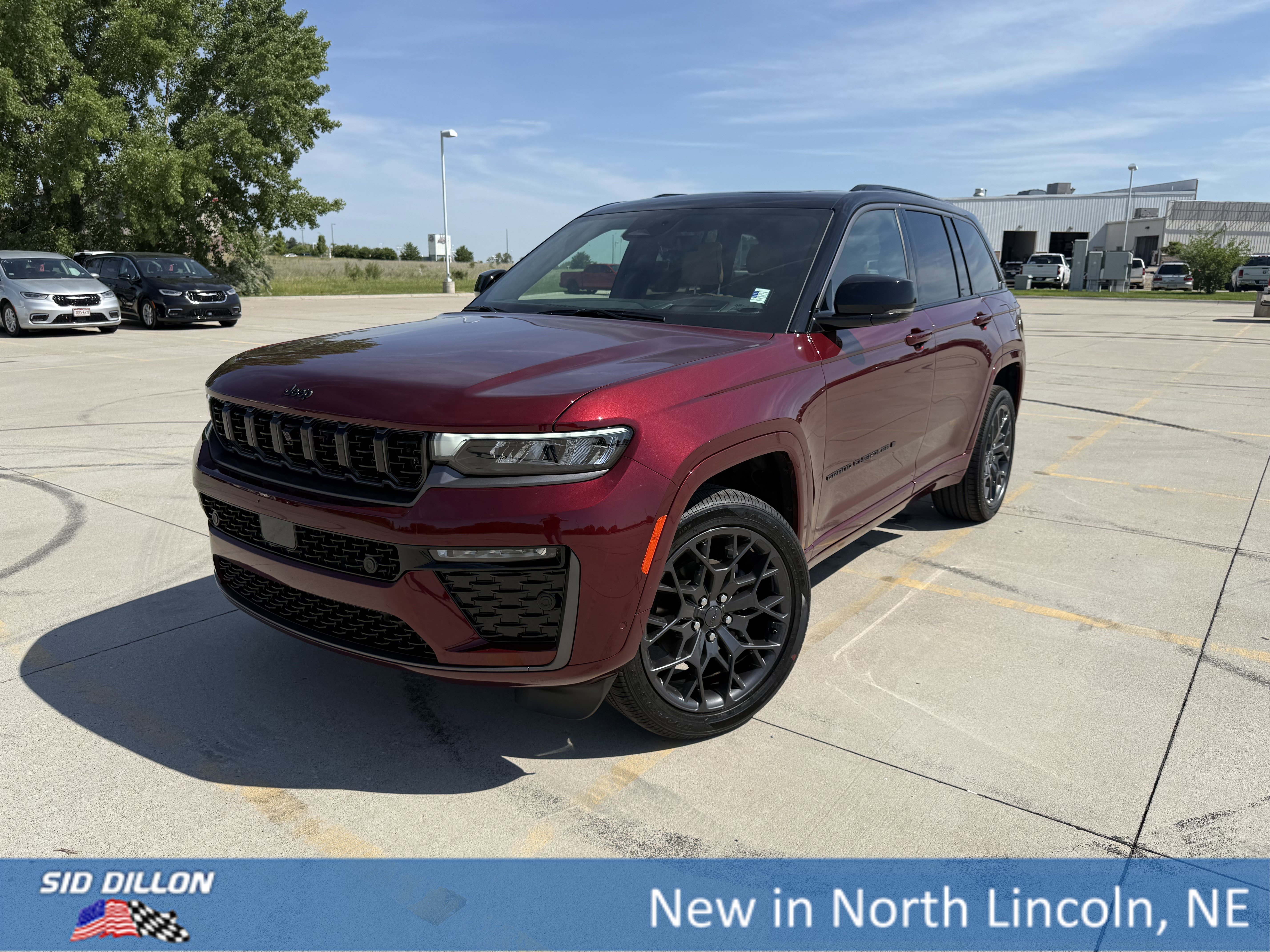 2026 Jeep Grand Cherokee Summit 4x4's photo