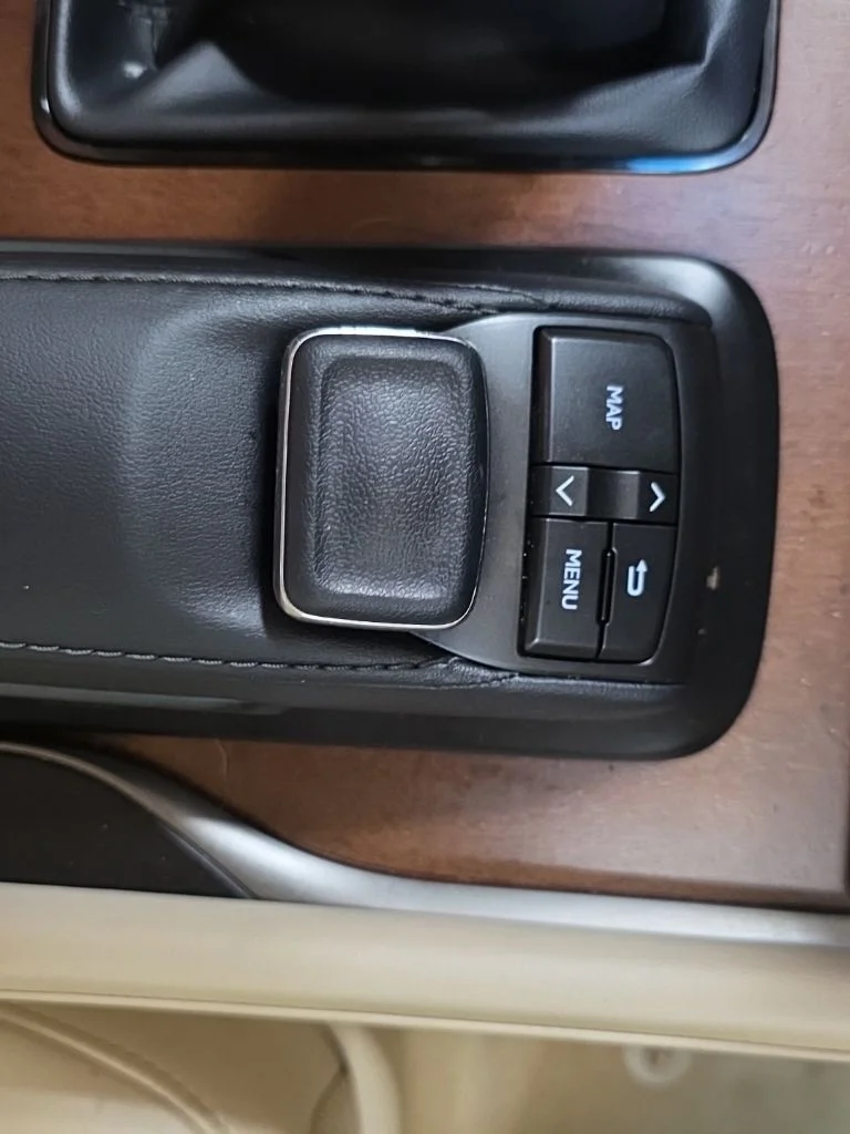 Used 2019 Black Onyx Lexus 570 image 31