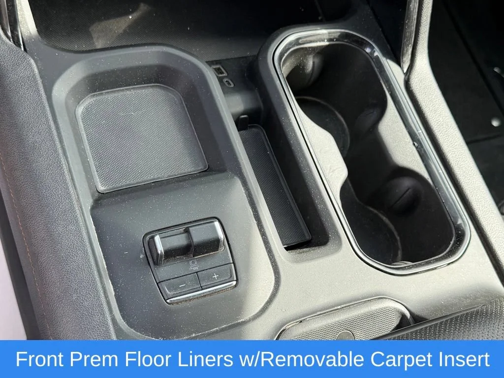 Used 2025 Summit White GMC AT4 image 32