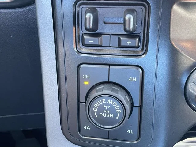 Certified Used 2022 White Ford Lariat image 31