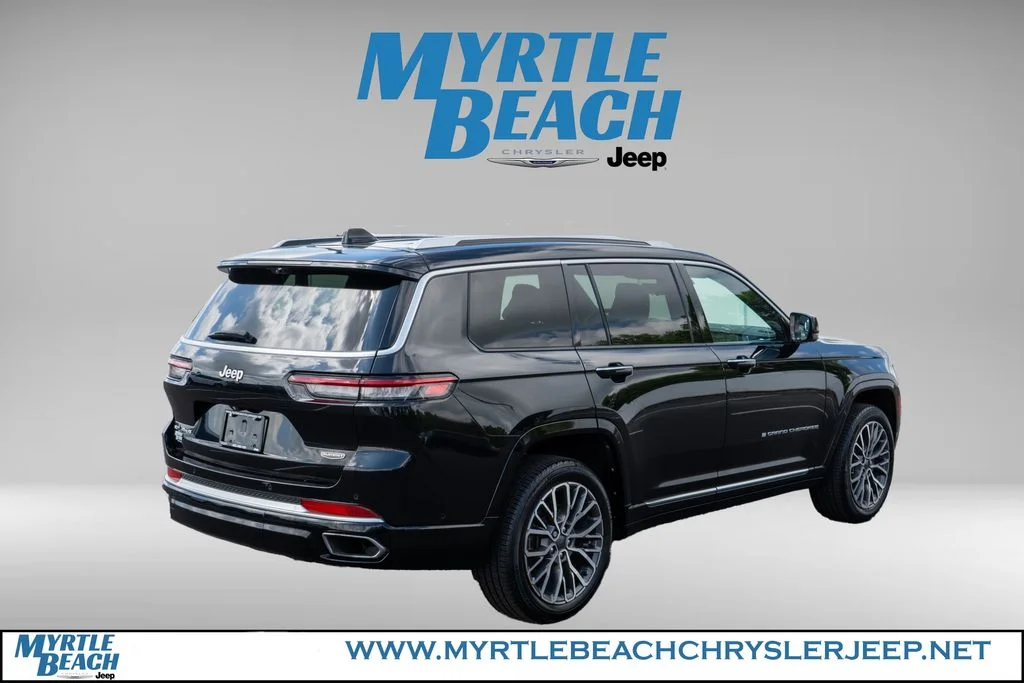 Certified Used 2021 Diamond Black Jeep Summit image 6