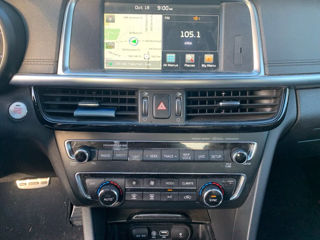 Used 2016 Ebony Black Kia SXL image 17