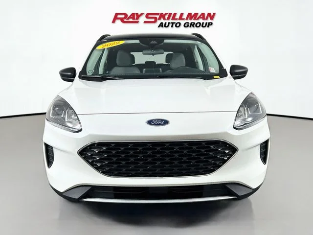 Used 2022 White Ford SE image 2