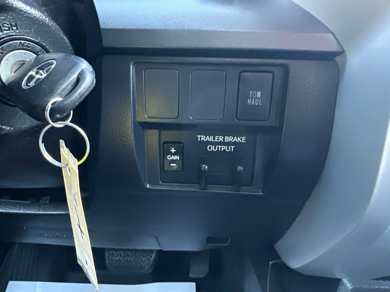 Used 2020 White Toyota SR5 image 52