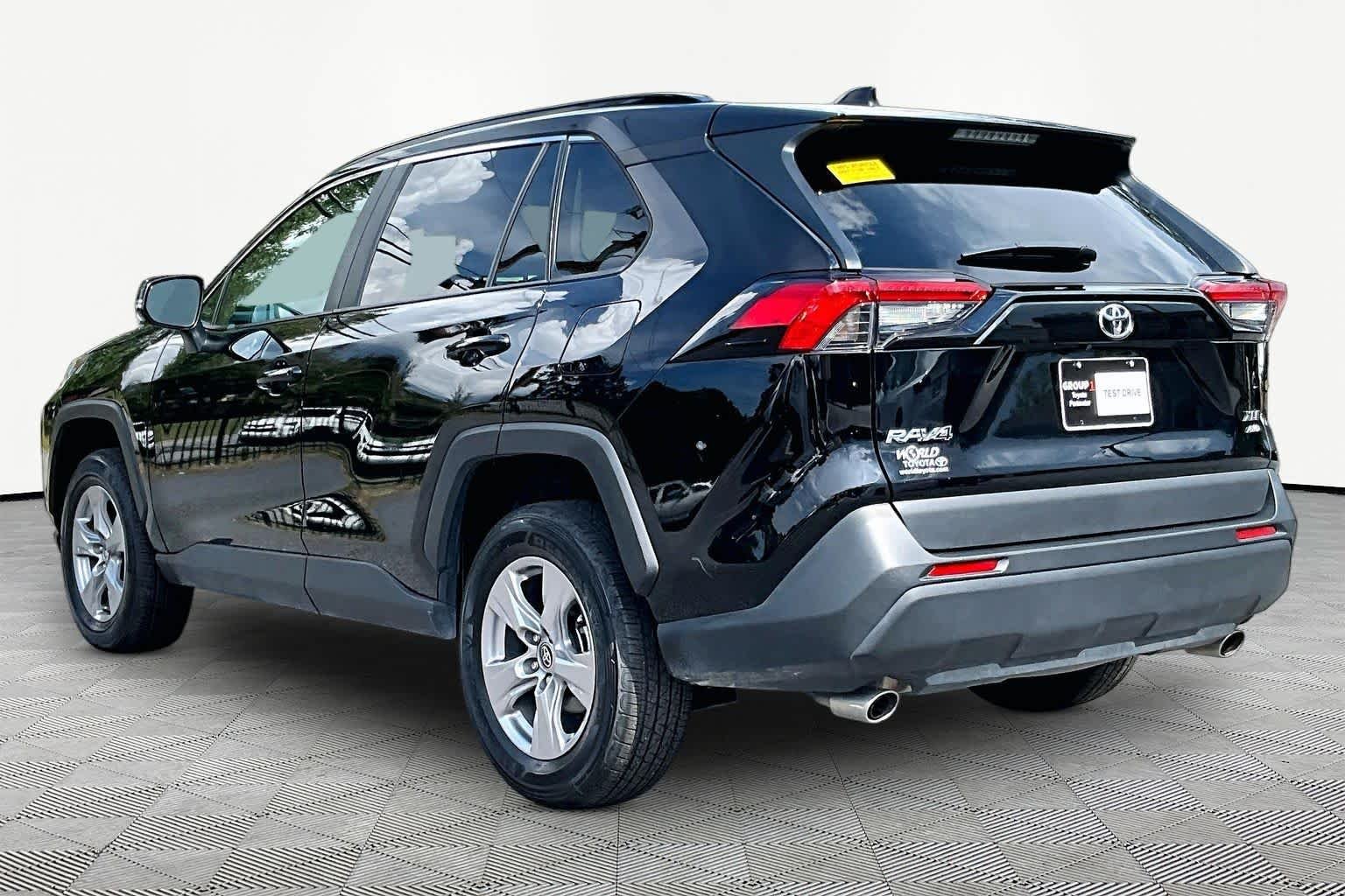 Used 2025 Midnight Black Metallic Toyota XLE image 12
